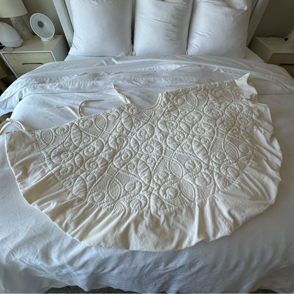 Pottery barn cream velvet tree skirt